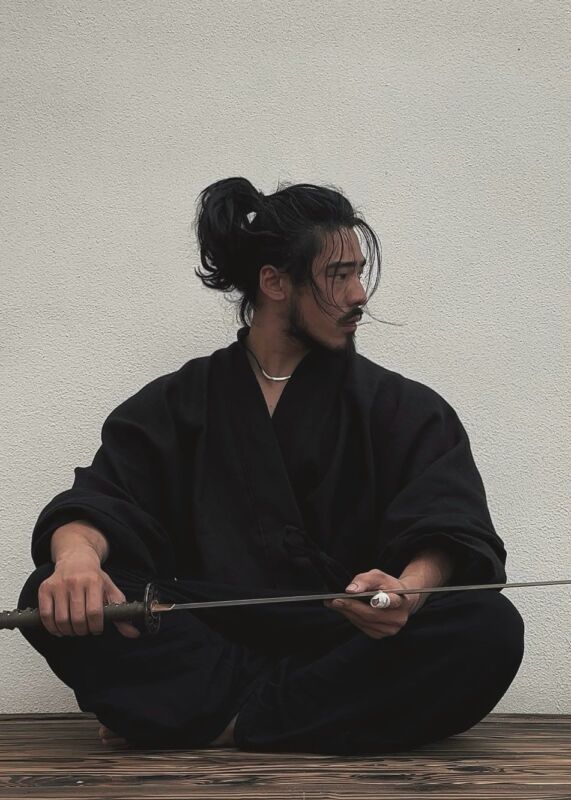 coupe cheveux longs homme samouraï