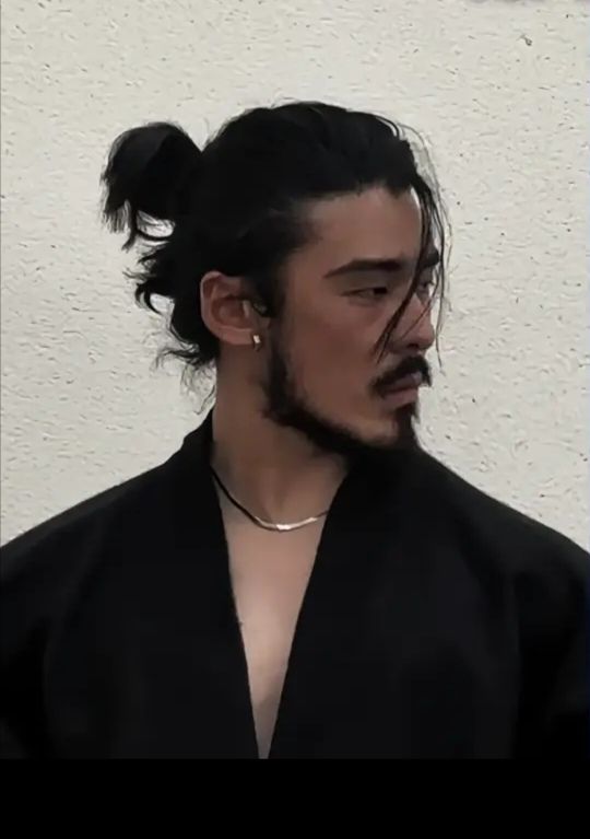 coupe de cheveux samouraï